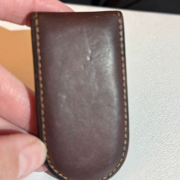 Brown Leather Magnetic Money Clip Slim Bifold Card Holder - Picture 2 of 9